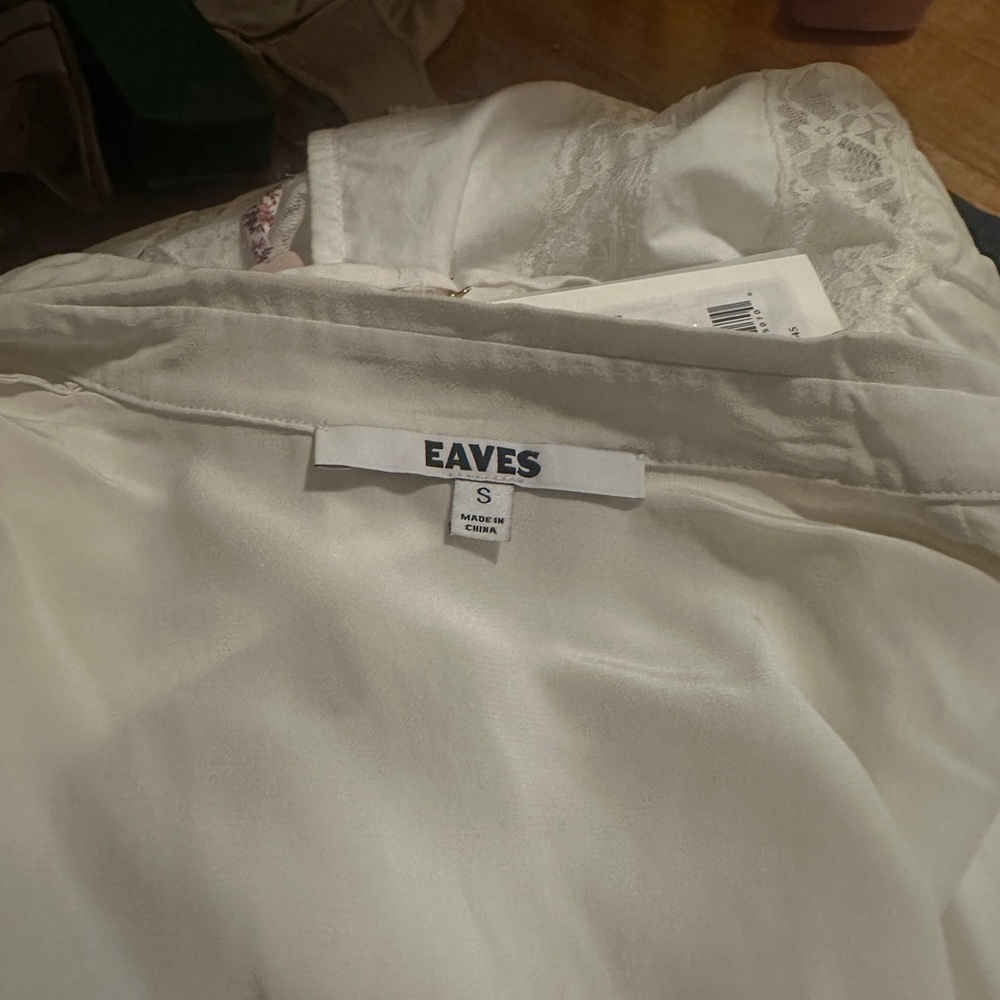 Saeunn Blouse in Ivory Eaves - Picture 3 of 3
